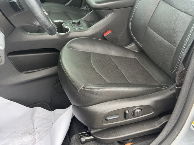 Used 2023 GMC Terrain SLT w/ Tech Package FWD image 14
