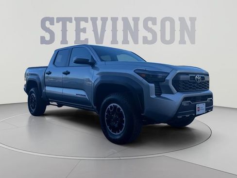 Certified 2025 Toyota Tacoma TRD Off-Road w/ TRD Off Road Upgrade Package AWD/4WD image 7