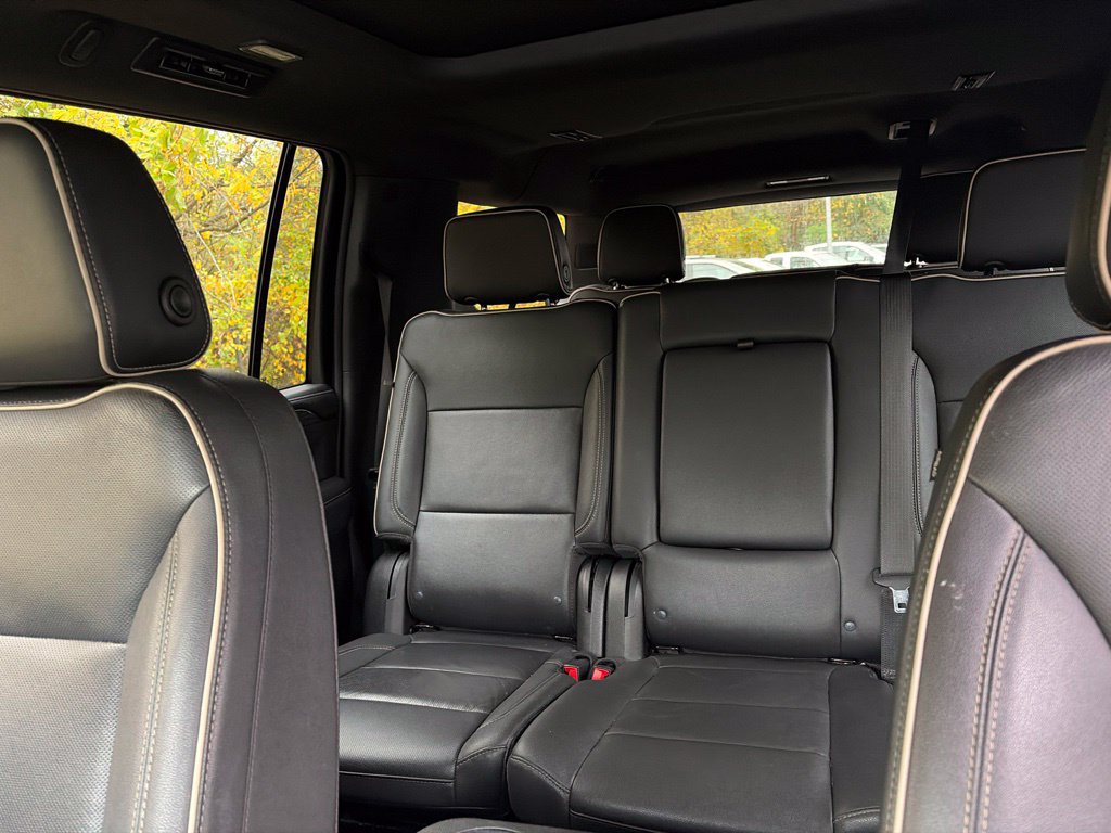 Used 2023 GMC Yukon XL SLT AWD/4WD image 10