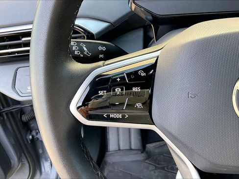 Certified 2023 Volkswagen ID.4 Pro image 17