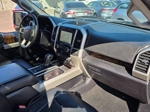 Used 2019 Ford F150 Lariat image 14