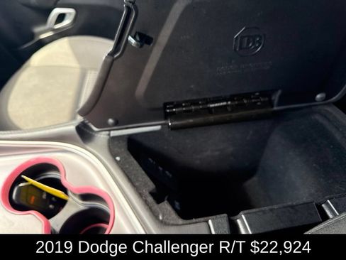Used 2019 Dodge Challenger R/T w/ Blacktop Package RWD image 30