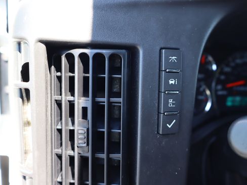 Used 2025 Chevrolet Express 2500 w/ Driver Convenience Package RWD image 20