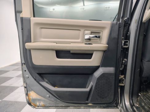 Used 2012 RAM 2500 SLT w/ Technology Group image 11