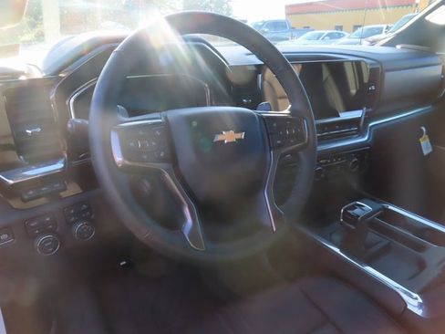 Certified 2025 Chevrolet Silverado 1500 High Country w/ Technology Package image 14