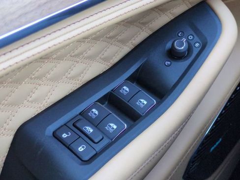 New 2026 Jeep Grand Cherokee L Summit AWD/4WD image 25