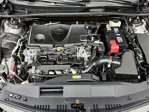 Used 2018 Toyota Camry LE image 22