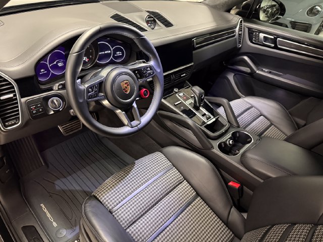 Certified 2023 Porsche Cayenne GTS AWD/4WD image 4