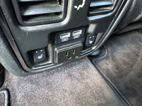 Used 2018 Jeep Grand Cherokee Limited w/ Trailer Tow Group IV AWD/4WD image 18