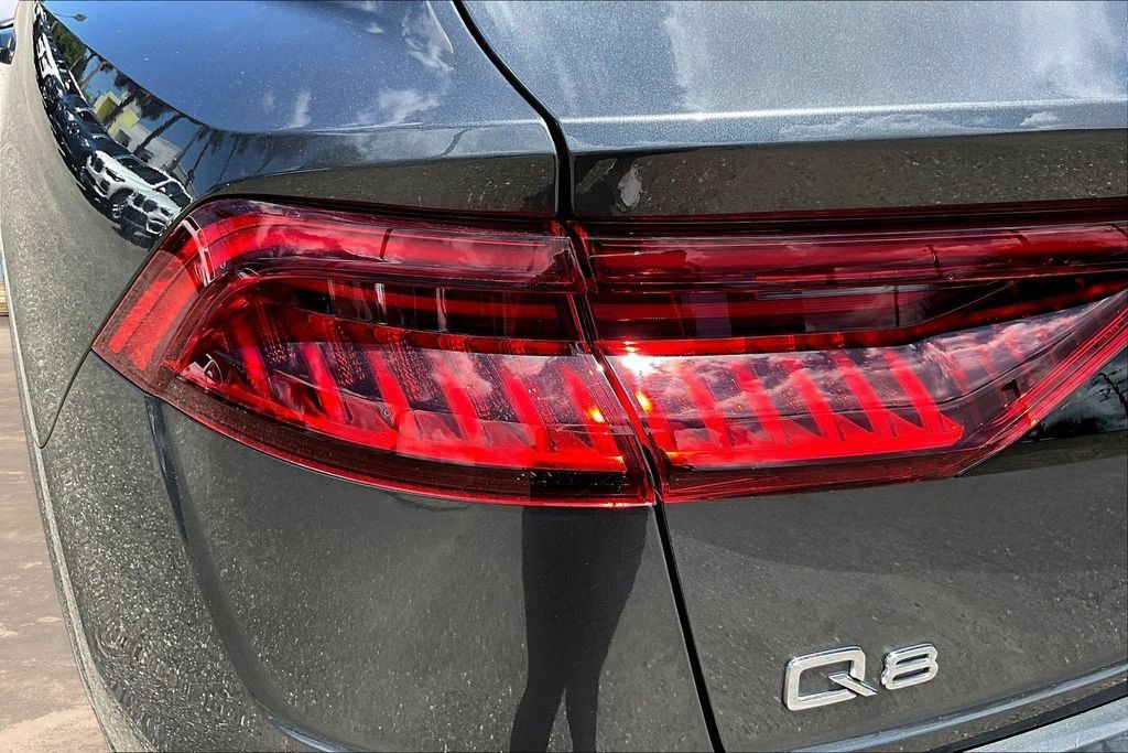 Used 2020 Audi Q8 Premium Plus w/ Premium Plus Package AWD/4WD image 23