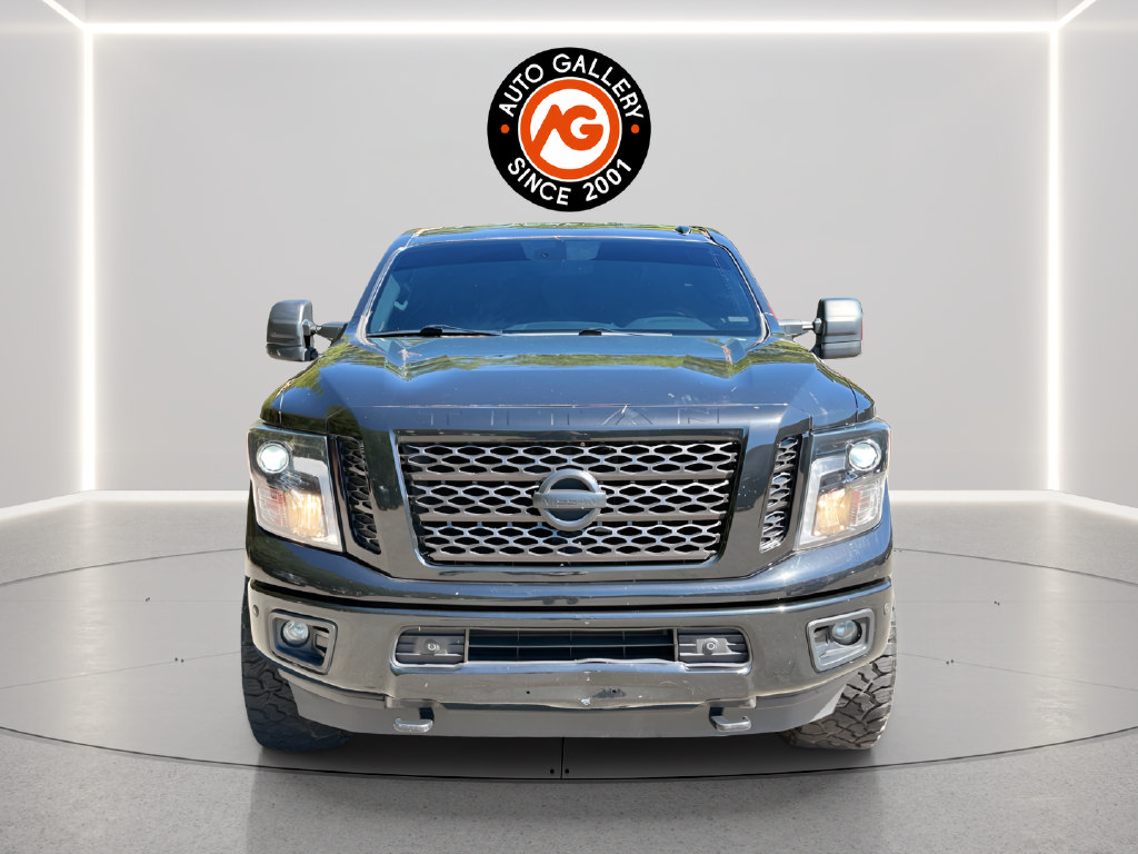 Used 2018 Nissan Titan SV w/ SV Convenience Package AWD/4WD image 2