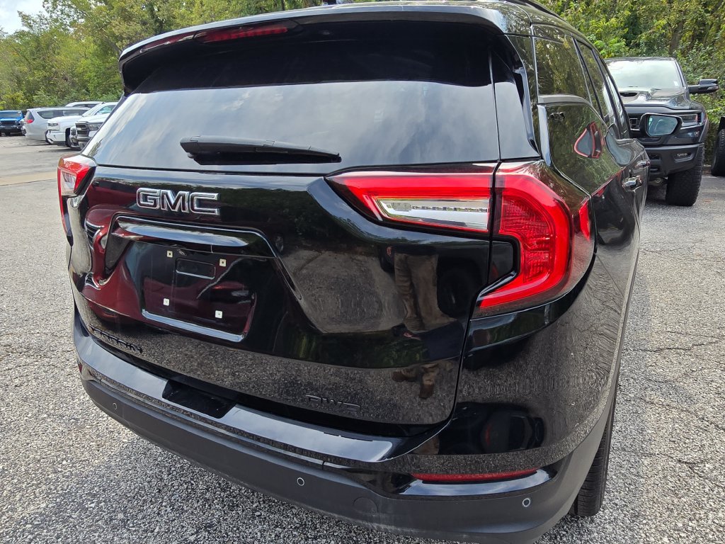 Used 2024 GMC Terrain SLT w/ Elevation Edition AWD/4WD image 7
