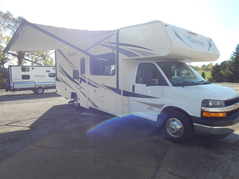 Used 2019 Chevrolet Express 4500 w/ RV Package RWD image 5