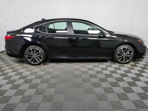 Used 2025 Toyota Camry XLE w/ Premium Plus Package FWD image 2