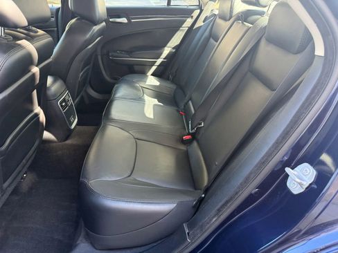 Used 2016 Chrysler 300 Limited image 10