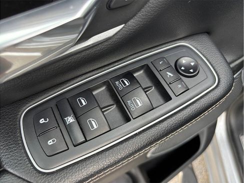 Used 2020 RAM 1500 Laramie AWD/4WD image 26