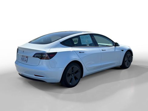 Used 2023 Tesla Model 3 Standard Range image 5