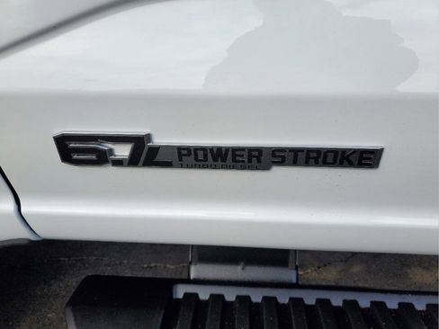 New 2025 Ford F250 XL w/ XL Chrome Package image 13