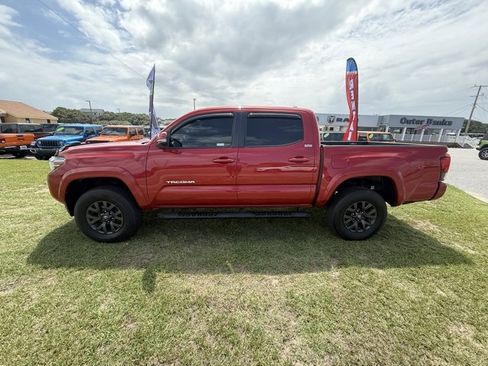 Used 2023 Toyota Tacoma SR image 4