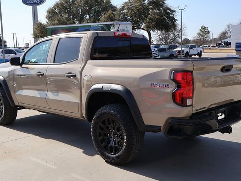 Used 2024 Chevrolet Colorado Trail Boss w/ Technology Package image 10