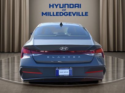 New 2026 Hyundai Elantra SE