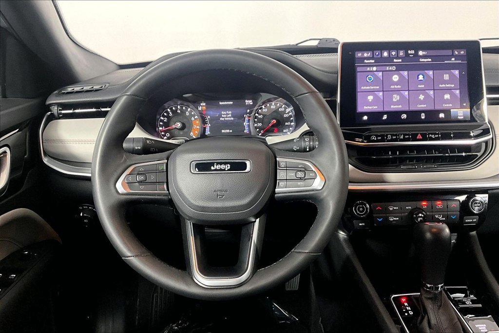 Used 2025 Jeep Compass Limited AWD/4WD image 5