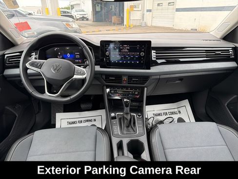 Used 2025 Volkswagen Jetta SE w/ Sunroof Package FWD image 15