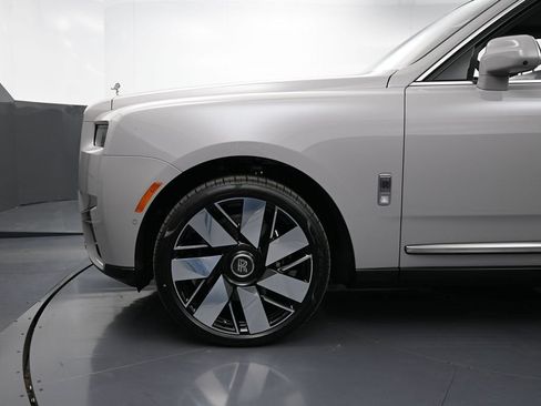 New 2026 Rolls-Royce Cullinan AWD/4WD image 12