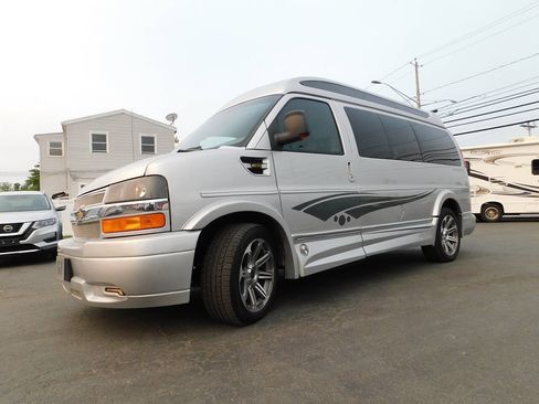 Used 2016 Chevrolet Express 2500 RWD image 56
