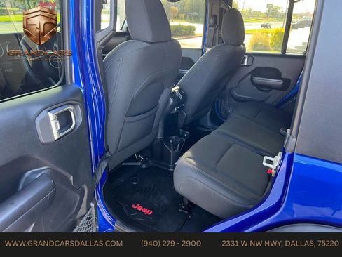 Used 2018 Jeep Wrangler Unlimited Sport S AWD/4WD image 10