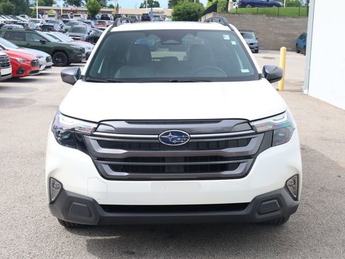Used 2026 Subaru Forester Premium AWD/4WD image 3