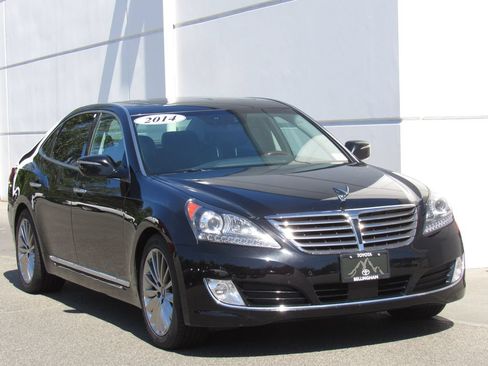 Used 2014 Hyundai Equus Signature RWD image 2