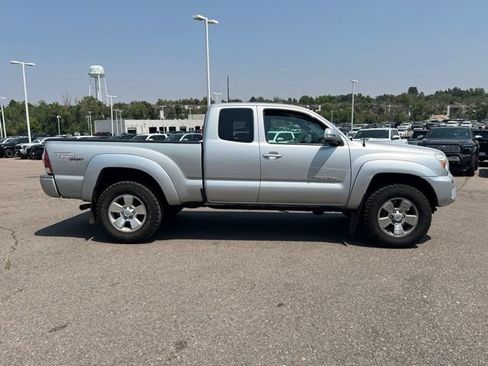 Used 2013 Toyota Tacoma 4x4 Access Cab V6 w/ TRD Sport Pkg image 6