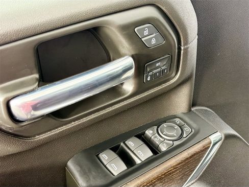 Used 2023 GMC Sierra 3500 Denali w/ Denali Ultimate Package image 17