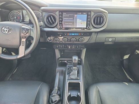 Used 2023 Toyota Tacoma TRD Off-Road w/ TRD Premium Off Road Package AWD/4WD image 10