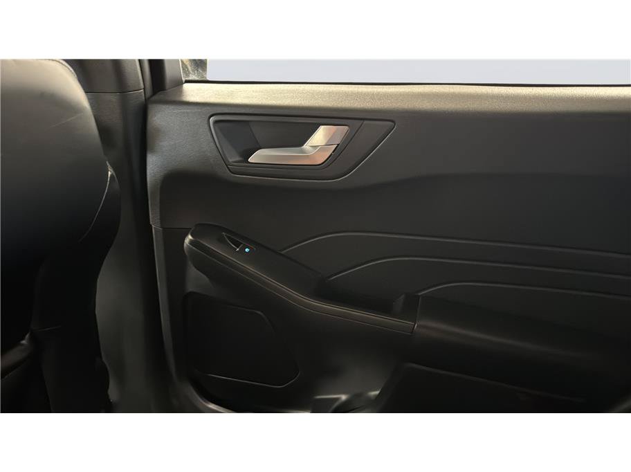 Used 2025 Ford Escape ST-Line FWD image 17