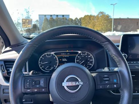 Certified 2023 Nissan Rogue SV w/ SV Premium Package image 12