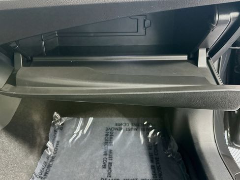 Used 2025 Toyota Camry SE FWD image 32