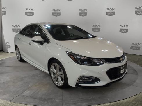 Used 2017 Chevrolet Cruze Premier FWD image 1