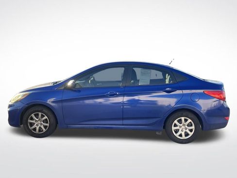 Used 2013 Hyundai Accent GLS image 2