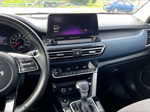 Used 2023 Kia Seltos S w/ Navigation Package FWD image 9