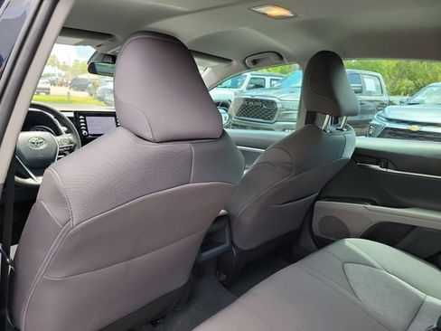 Used 2022 Toyota Camry LE FWD image 10
