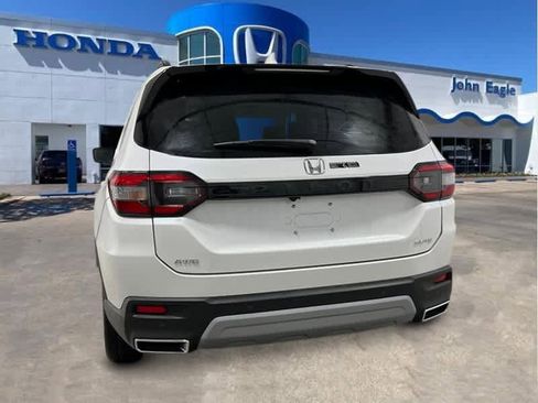 New 2025 Honda Pilot Elite image 4