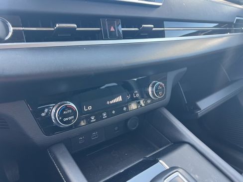 Used 2024 Mitsubishi Outlander SE image 12