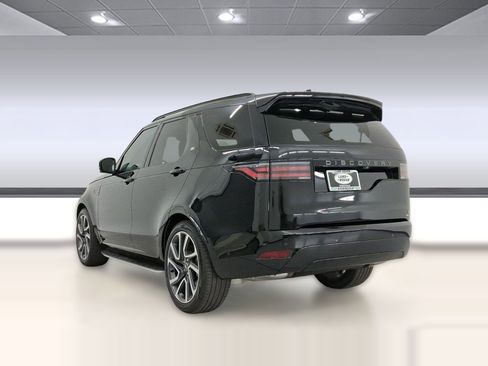 Used 2025 Land Rover Discovery Dynamic SE image 3