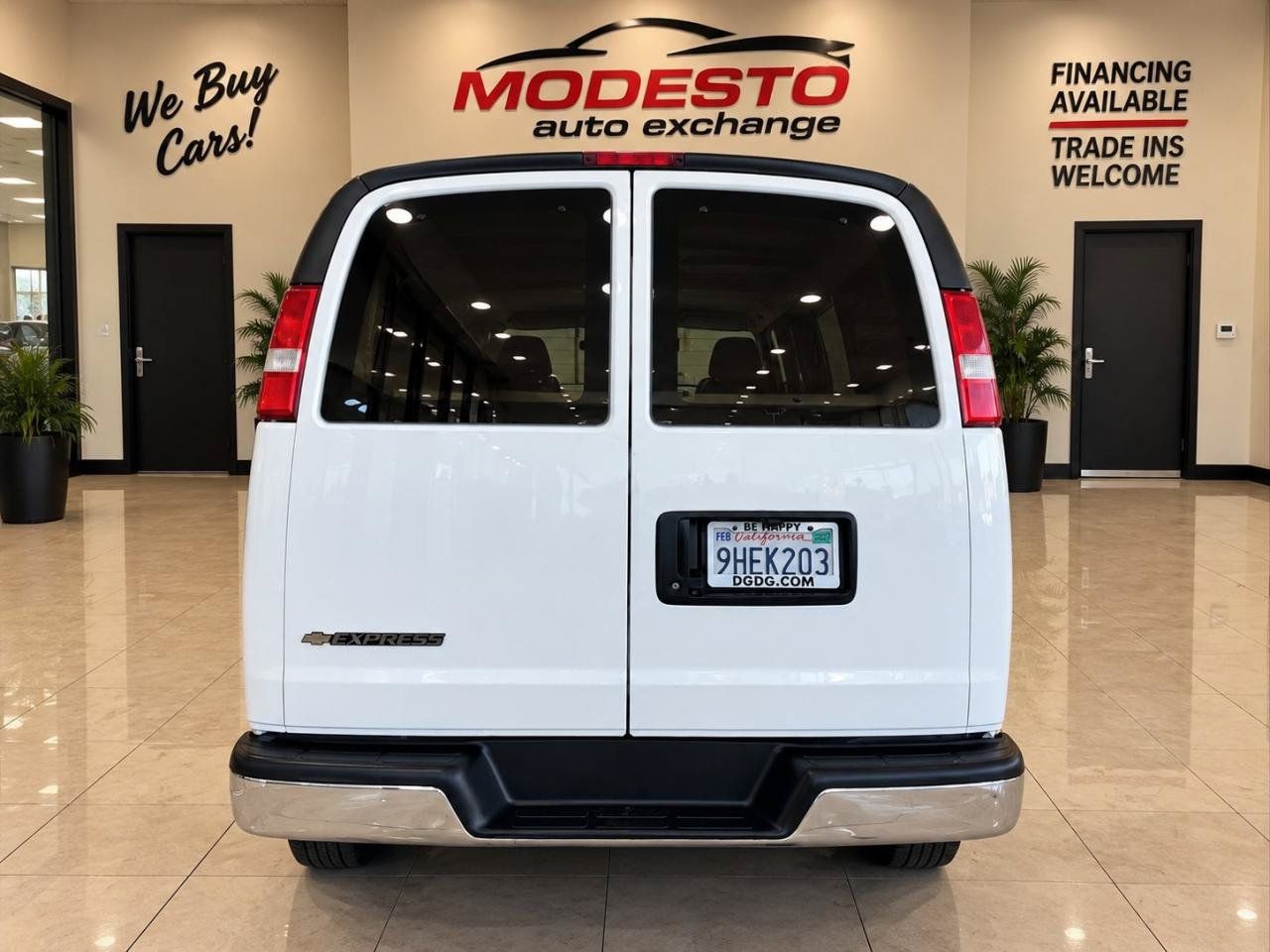 Used 2019 Chevrolet Express 3500 LT w/ LT Preferred Equipment Group RWD image 4