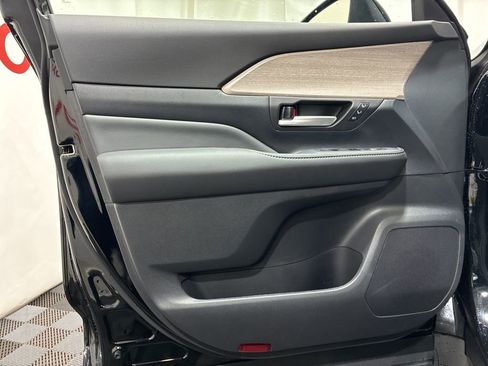 New 2026 Toyota Grand Highlander AWD image 25