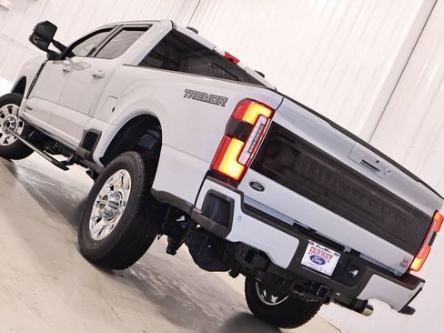 Certified 2025 Ford F250 Platinum w/ Tremor Off-Road Package AWD/4WD image 46