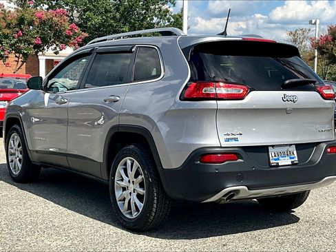 Used 2018 Jeep Cherokee Limited AWD/4WD image 12