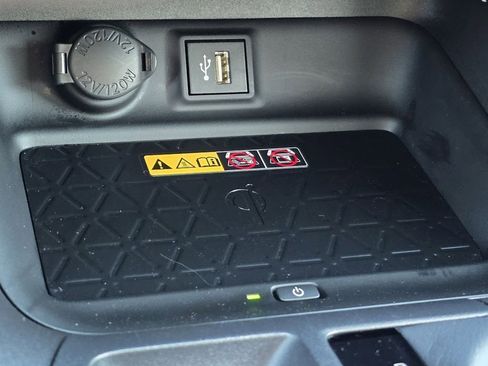 Used 2025 Toyota RAV4 XLE Premium image 13